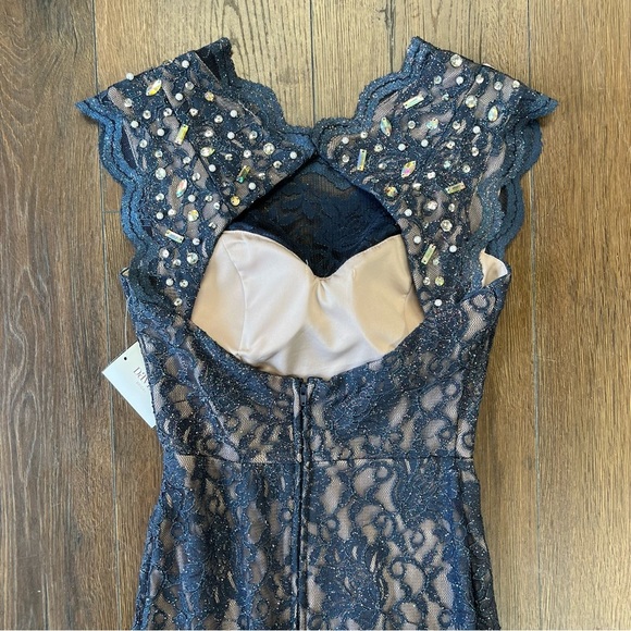 🆕 DAVID'S BRIDAL long lace cap sleeve dress with keyhole back SZ 3 - Picture 9 of 10